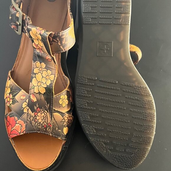 Dr. Martens Adaya Tattoo Koi Fish Floral Wedge Sandals Size US 9 / UK 7 - Picture 2 of 3